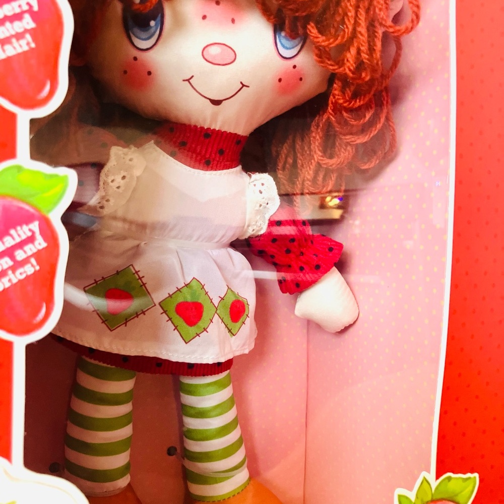 Strawberry Shortcake 14in Plush Rag Doll New The Loyal Subjects Scented - Picture 3 of 9